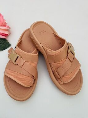 Teva Casual Slide Sandals in Peach woman’s size 9
